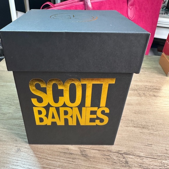 Scott Barnes snow globe new in box - Picture 3 of 3